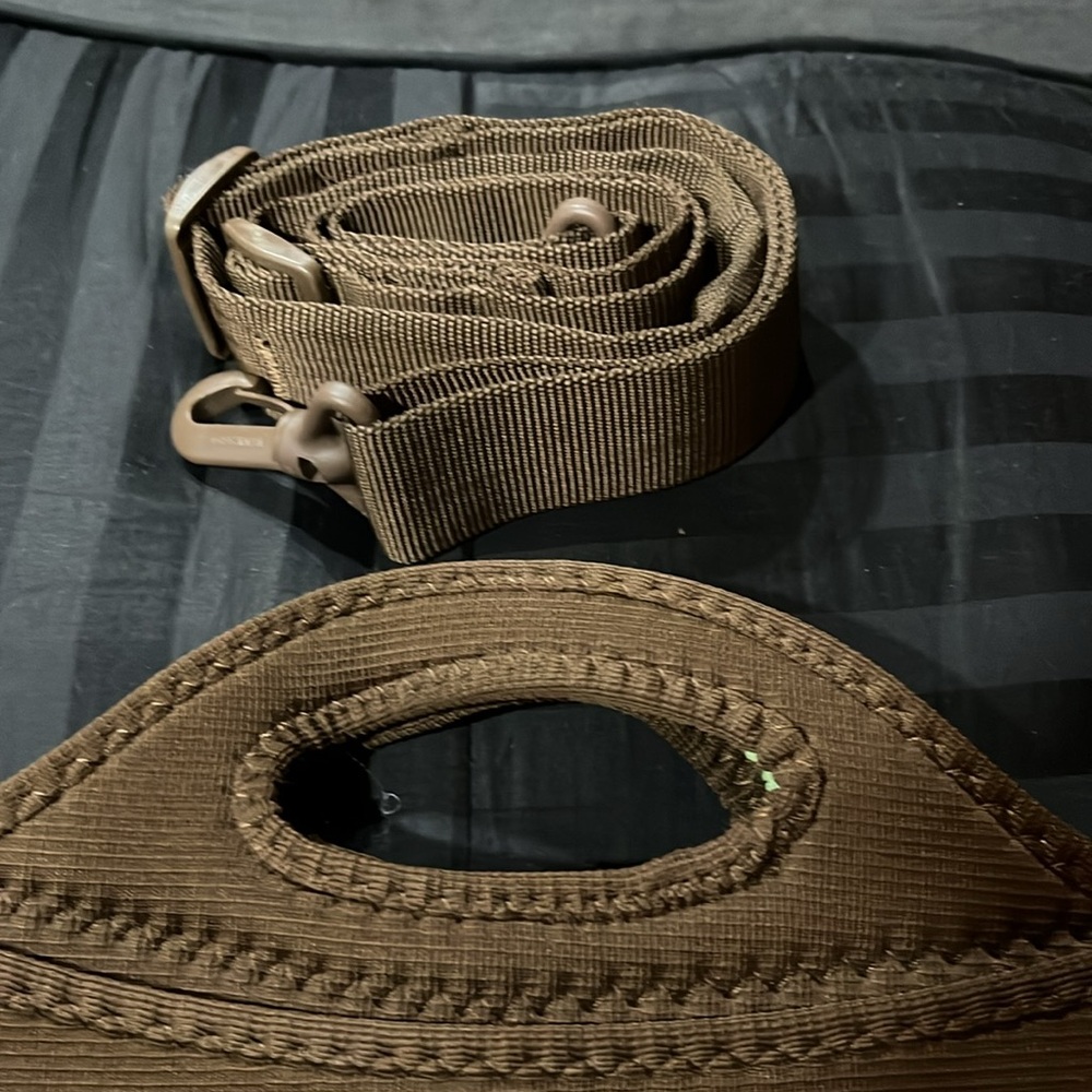 Built Computer Bag W/ Adjustable Strap - Picture 2 of 8